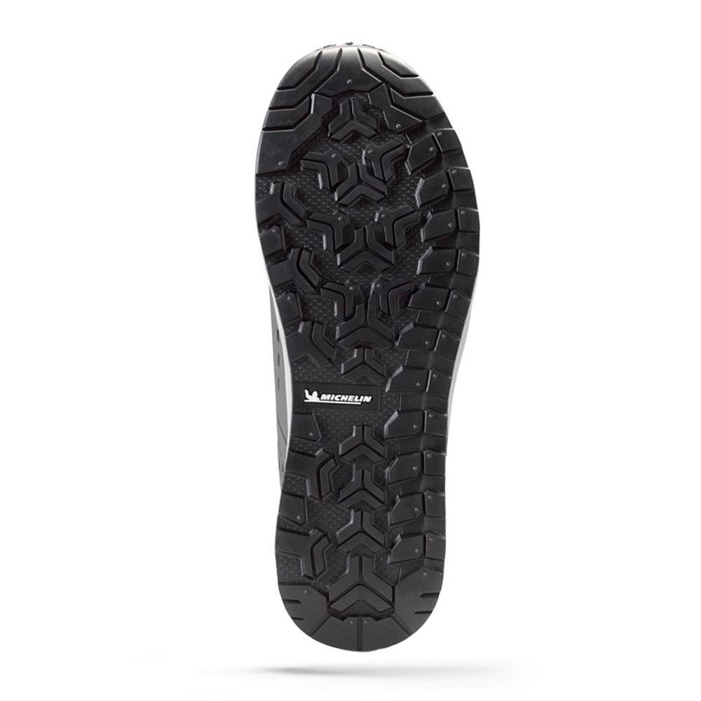 Read more about the article PRO APPROACH SHOE